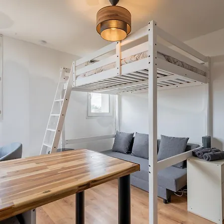 Charlemagne - Studio Confortable Avec Parking Gratuit - Quelques Pas De La Gare, Cuisine, Wifi