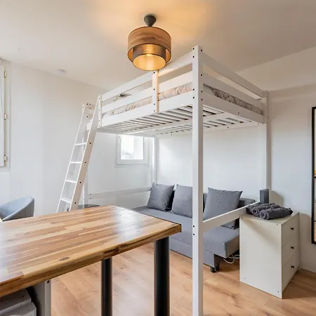 Apartment Charlemagne - Studio Confortable Avec Parking Gratuit - Quelques Pas De La Gare, Cuisine, Wifi Arras