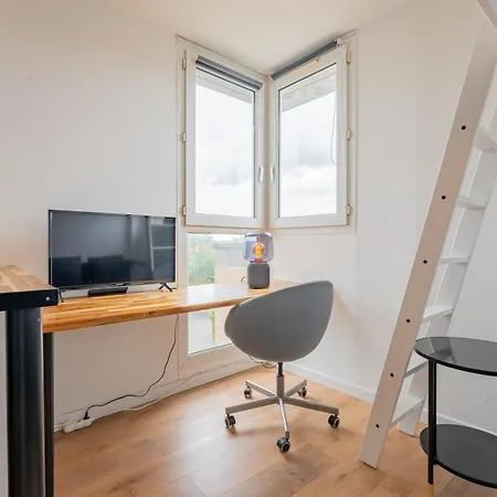 Charlemagne - Studio Confortable Avec Parking Gratuit - Quelques Pas De La Gare, Cuisine, Wifi