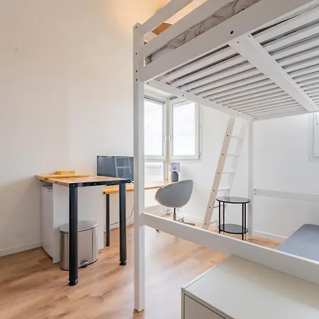 Charlemagne - Studio Confortable Avec Parking Gratuit - Quelques Pas De La Gare, Cuisine, Wifi